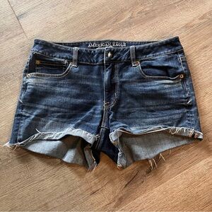American Eagle Womens’s Shortie Jean Shorts 12 EUC